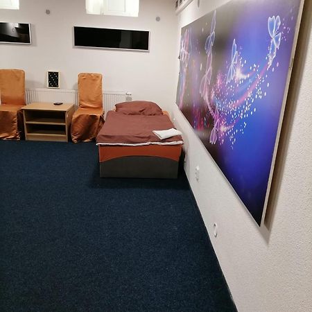 卡罗维发利公寓酒店 外观 照片
